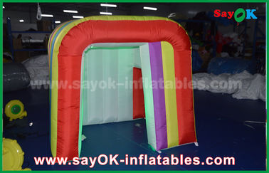 La cabina inflable de la foto del partido de la tienda de los colores coloridos inflables del arco iris apoya la tienda inflable portátil